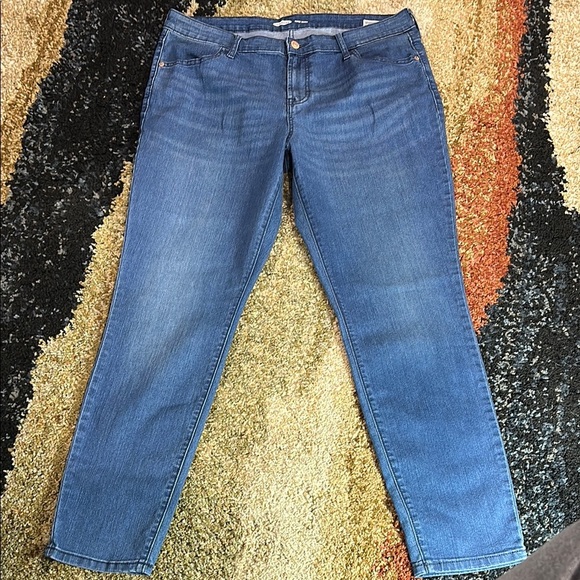 Old Navy Super Skinny Jeans Mid Rise Women's Size 14 GUC - Picture 2 of 10